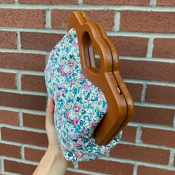 Handmade Large Genuine Printed Floral Leather Wooden Frame Bag with Small Purse - Picture 11 of 16